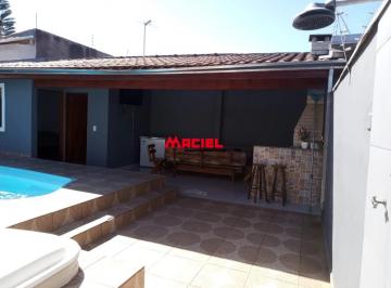 Casa · 250m² · 2 Quartos · 4 Vagas · Oportunidade Única: Casa na Martim de Sá com Piscina e Churrasqueira!