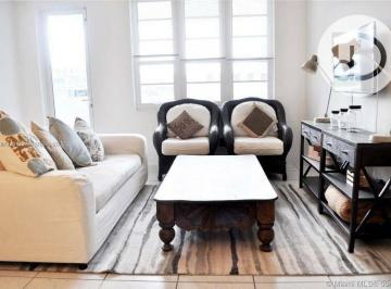 1acfdfebb413435aa51368c9c45972083309f06f · Apartamento com 1 dormitório à venda em Miami Beach/FL