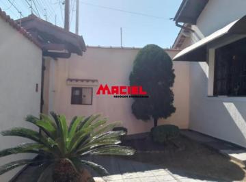 Casa · 180m² · 3 Quartos · 4 Vagas · Excelente casa - Área nobre de Caçapava