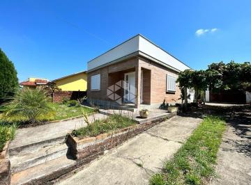 304482_i479L9qb_30448263fd2e890397a.jpg · Casa com chapa e um amplo pátio.