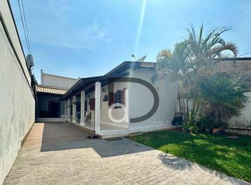 8a26c27490dd4843acf3c932395cefb4a0c9ed99 · Casa pronta para morar: 153m² com 3 quartos e 2 banheiros, sendo uma suíte.