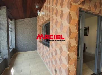 Casa · 150m² · 3 Quartos · 8 Vagas · Linda Casa à Venda em Baependi MG Com Ponto Comercial !