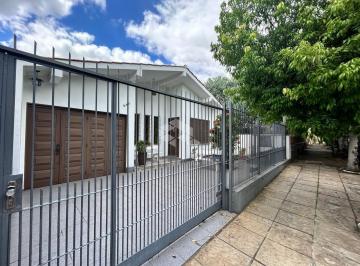 508585_ip6ow4_50858565e771427fd0d.jpg · Casa de toda plana com chapa de 3 dormitórios no bairro Goiás!