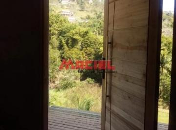 Casa · 280m² · 3 Quartos · 4 Vagas · Chacará reservada e próximo da cidade.