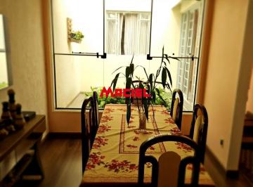 Casa · 300m² · 4 Quartos · 3 Vagas · Casa dos Seus Sonhos: Ampla, Charmosa e Perfeita para Viver Bem