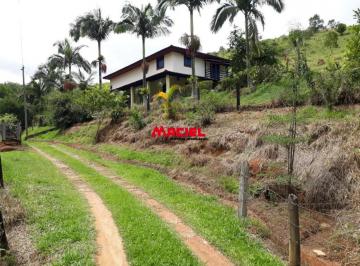 Rural · 200m² · 4 Quartos · 1 Vaga · Lindo Sítio em SJC
