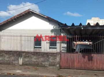 Casa · 150m² · 3 Quartos · 6 Vagas · CASA REGIÃO CENTRAL