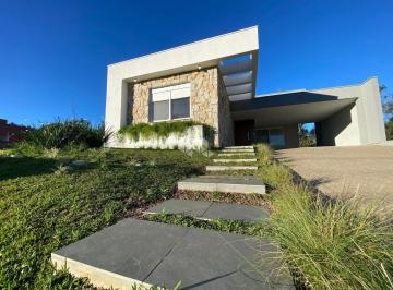 258733_i8f67424sY_258733668162d21e6ea.jpg · Casa  3 dormitórios sendo 1 suíte no Figueiras