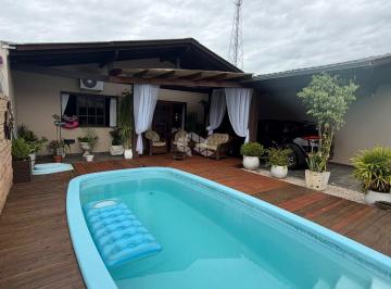 Casa · 187m² · 3 Quartos · 2 Vagas · Casa com piscina em Santa Cruz do Sul