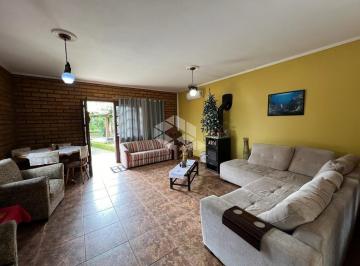 492538_iY6BQMKuW6D24_4925386579e7dceb574.jpg · Casa ampla, com 03 dormitórios