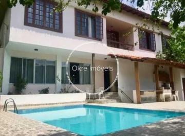 Casa · 382m² · 4 Quartos · 2 Vagas · Vista livre: casa duplex com 4 quartos em Laranjeiras!