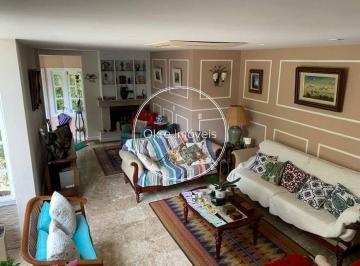 Casa · 250m² · 5 Quartos · 1 Vaga · Para a família: casa com 5 quartos no Cosme Velho!