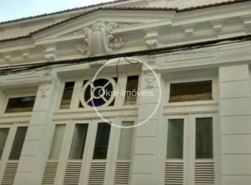 Casa · 240m² · 5 Quartos · 2 Vagas · Casa em Condomínio Térrea - 5 quartos - Glória
