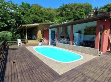 478365_i3e31v88551hPJjHG_478365664799ba4ac3a.jpg · Terreno Amplo à Venda na Praia da Gamboa com Duas Casas e Bela Vista para o Mar