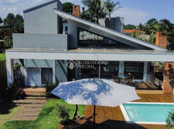 Casa · 180m² · 3 Quartos · Casa 3 dormitórios com Piscina em Garopaba SC