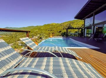 Casa · 240m² · 4 Quartos · 6 Vagas · Casa Alto Padrão a Venda Garopaba SC