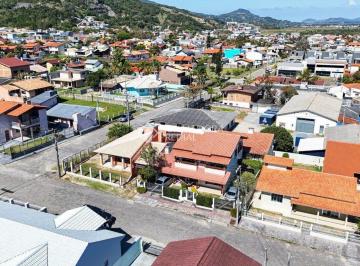 382205_i98G65395145541_38220568a370c33311f.jpg · Sobrado Centro de Garopaba com 7 quartos - 400m2
