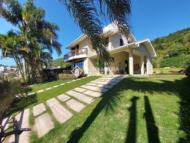 Casa à venda com 3 Quartos, Centro, Garopaba - R$ 2.100.000, 435 m2 ...
