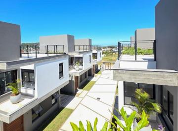 Casa · 98m² · 2 Quartos · 1 Vaga · Casa 2 Suítes em Garopaba Vista Mar