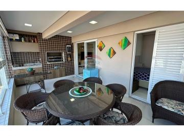 Apartamento · 113m² · 3 Quartos · 2 Vagas · Oportunidade Única: Apartamento Reformado e Mobiliado com Vista para o Mar!