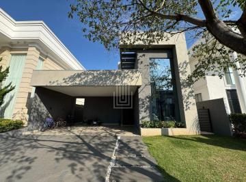 Casa · 220m² · 2 Quartos · 2 Vagas · Casa à venda no Condomínio Residencial Safira em Foz do Iguaçu.