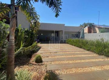 Casa · 210m² · 3 Quartos · Casa à venda no bairro Três Lagoas em Foz do Iguaçu.