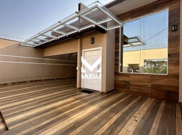 Apartamento · 220m² · 3 Quartos · 4 Vagas · Casa térrea individual, semimobiliada, com piscina