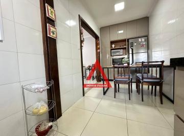 dbf2a6437e42b647b81e76522dcd3b320bdb605d · Sobrado com 3 quartos, sendo uma suíte, ótima localização próximo ao centro no bairro Boa Vista em I