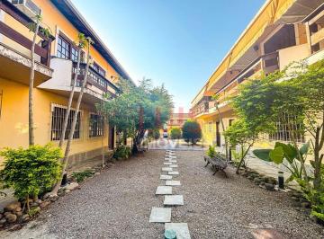 d804ca7bd0284a2b472e457e137cd09724a098a5 · Casa com 3 dormitórios à venda, 72 m² por R$ 450.000,00 - Itaipu - Niterói/RJ