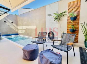 132d9f533839a689fa1719b9e729fbfd55e79e4a · Casa com 4 dormitórios à venda, 196 m² por R$ 1.799.000,00 - Piratininga - Niterói/RJ