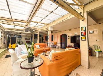 eea26d1dd98554ec1eeb1b6e9c862b8d735e8094 · Pousada com 15 dormitórios à venda, 400 m² por R$ 2.000.000,00 - Piratininga - Niterói/RJ