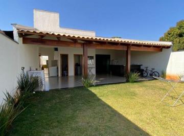 Casa · 250m² · 4 Quartos · 2 Vagas · Casa com 4 quartos à venda, 250 m² por R$ 892.500 - Nossa Senhora das Graças - Uberlândia/MG