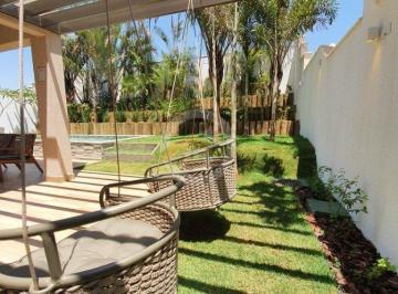 Casa · 150m² · 3 Quartos · 2 Vagas · Sobrado de esquina com 3 suítes no Condomínio Jardins Lyon