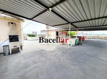 Apartamento · 72m² · 2 Quartos · Terraço coberto amplo com churrasqueira e banheiro