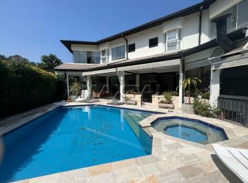 Casa · 499m² · 3 Quartos · 5 Vagas · Casa à venda em condominio de luxo na Aldeia da Serra, 3 suítes e piscina, de 499 m².