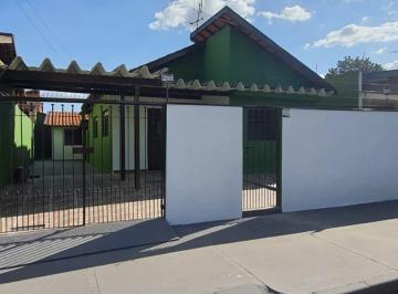 Casa · 242m² · 3 Quartos · 3 Vagas · Casa Padrão à Venda