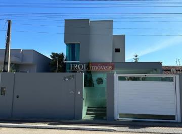 Casa · 156m² · 2 Quartos · 2 Vagas · Casa