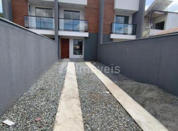 Casa · 109m² · 3 Quartos · 2 Vagas · Espaço e Conforto: 3 Quartos e Quintal Generoso em Rua Tranquila