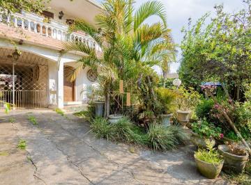 Casa · 400m² · 4 Quartos · 2 Vagas · Casa em Seminário, Curitiba/PR