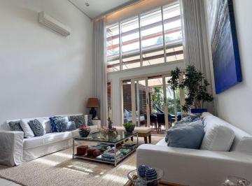 Casa · 234m² · 3 Quartos · 3 Vagas · Casa DECORADA À VENDA no Condomínio Jequiti Residence na Praia do Guarujá