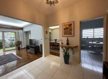 Casa · 198m² · 3 Quartos · 6 Vagas · Casa térrea à venda em Moema, 403m² de terreno, 3 quartos, 6 vagas