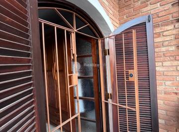 sacada · Casa à venda em Taubaté, Jardim Maria Augusta, com 5 quartos, com 250 m²