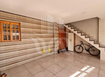 Foto 04 · A venda. Casa estilo sobrado de 3 dormitórios com 1 suíte e espaço gourmet com churrasqueira. 220m² 