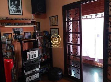 Casa · 130m² · 3 Quartos · Casa à venda - em Vila Jaraguá