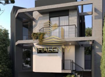 Casa · 226m² · 3 Quartos · 4 Vagas · Casa à venda - em Santa Felicidade