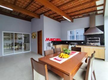 Casa · 228m² · 3 Quartos · 4 Vagas · Casa térrea no Condomínio Mont Blanc - 3 suítes / quintal amplo