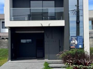 Casa · 196m² · 3 Quartos · 2 Vagas · Casa à venda no bairro Beira Rio - Biguaçu/SC