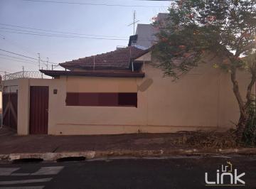 Casa · 136m² · 3 Quartos · 3 Vagas · Casa de Alvenaria à Venda