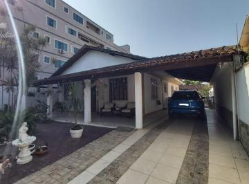 Foto 01 · CASA LINEAR COM 4 QUARTOS SENDO 1 SUÍTE A VENDA NO BAIRRO EXTENSÃO DO BOSQUE EM RIO DAS OSTRAS RJ
