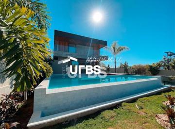 Casa de 4 quartos, Caldas Novas · CASA 410MT 4 SUITES CONDOMINIO NAUTICO PRIVÊ DAS CALDAS